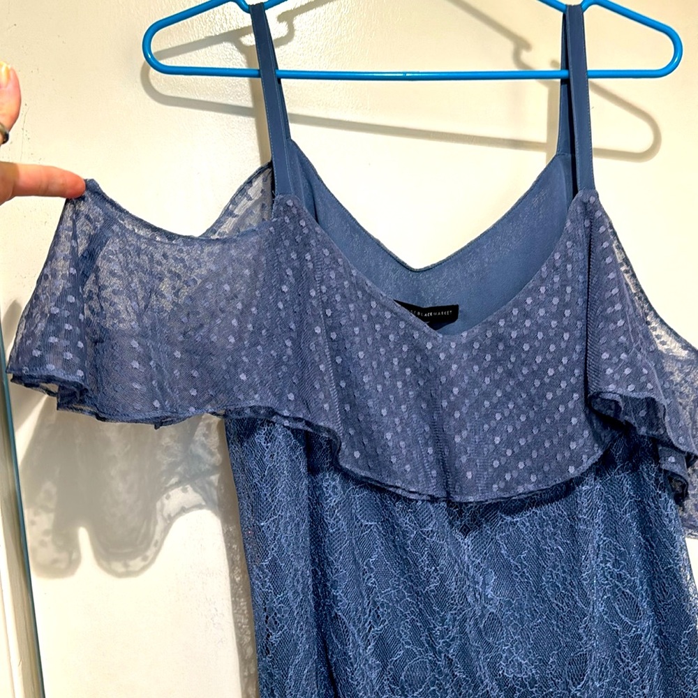 White House black market blue Lacey top. Suze XL